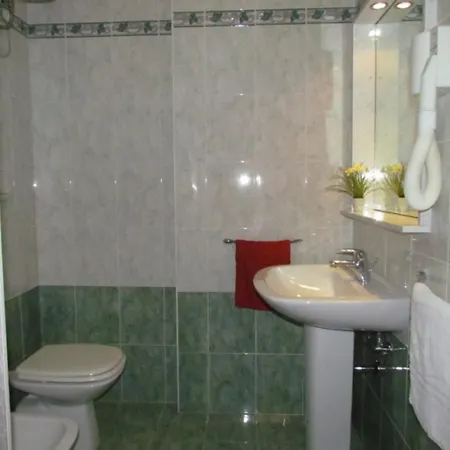 Space And Comfort With Private Place *